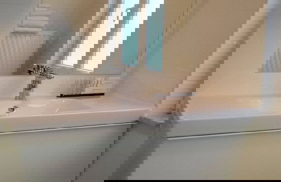 Almost White, Near Train, Metro N7688 - Foto 7