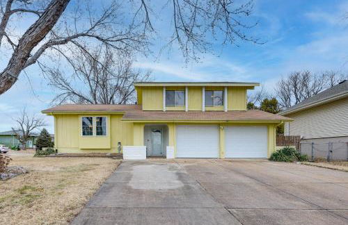 Bring the Family! Suburban Home with Yard in Omaha - Foto 27