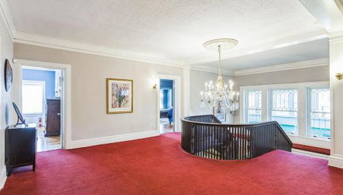 Massive 5 bedroom downtown - Photo 3