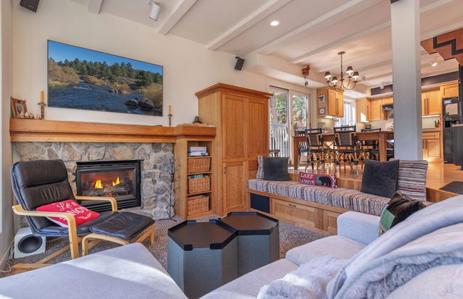 3BR Home in Alpine Meadows for 8 - Photo 16