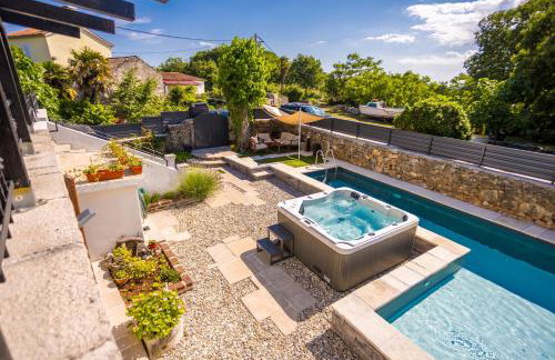 Villa Hrustika - heated pool, jacuzzi & sauna - Foto 2