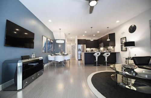 Beautiful 3-Bed Villa 10 Minutes From Disney - Serenity Resort townhouse - Foto 4