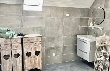 Dans Maison privée Appartement de charme, 70m2 avec pergola Et jardin à 15min centre de Strasbourg Chez Regine - Foto 32