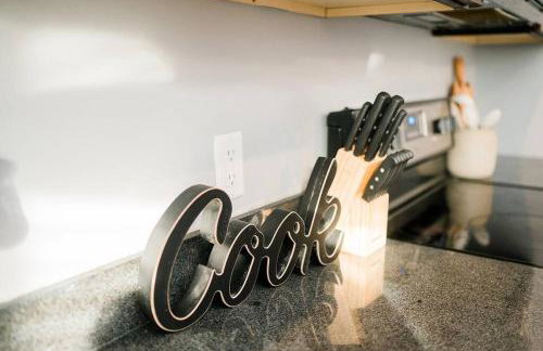 Walkable and Spacious Apt - Parking -- GroupStay - Foto 17