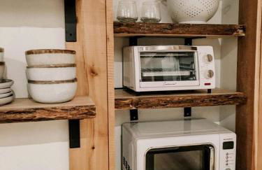 Magical Tennessee Tiny House with a Rooftop Deck - Foto 10