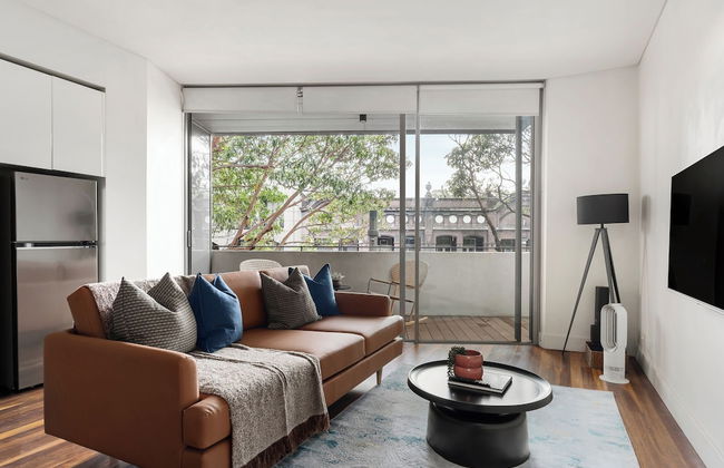 Crown Street Apartments by Urban Rest - Photo 21