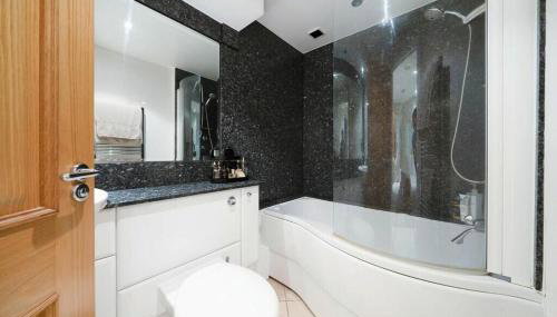 Imperial Wharf 2bed 2bath Apt 2 mins to Tube - Foto 3, Shower