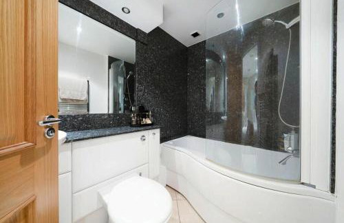 Imperial Wharf 2bed 2bath Apt 2 mins to Tube - Foto 3