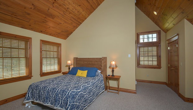 Mount Lakemore - Photo 2, Room