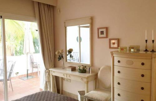 Beachside Luxury 2 bedroom apartment, Puerto Banus - Foto 15