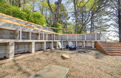 Walk to Winema Road Beach Home with Hot Tub! - Foto 22