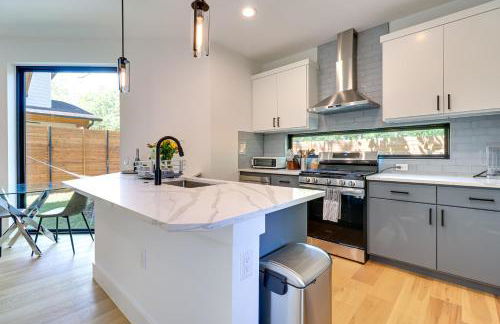 Chic Austin House with Spacious Backyard and Hammock - Foto 11