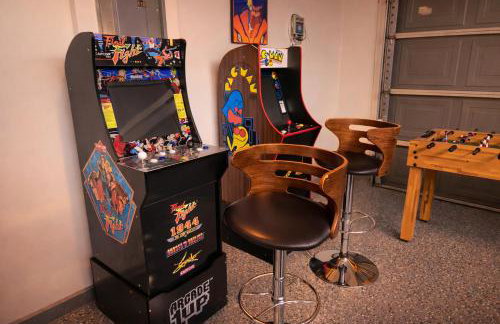 FUN Retro Arcade Villa - Pool&Spa, Arcades, Billiards,BBQ Gazebo Lounge, 10 Mins Strip - Photo 4