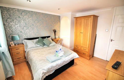 2 Bed House - Sleeps 4 - Parking - Pets - Garden - Foto 13