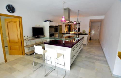 Alcazaba Beach Apartment 3302 - Photo 21