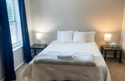 10 Min to Downtown - Pet-friendly, TV with Parking - Foto 9