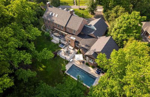 Luxury Princeton Estate Pool, Hot Tub, Sleeps 20 - Photo 74
