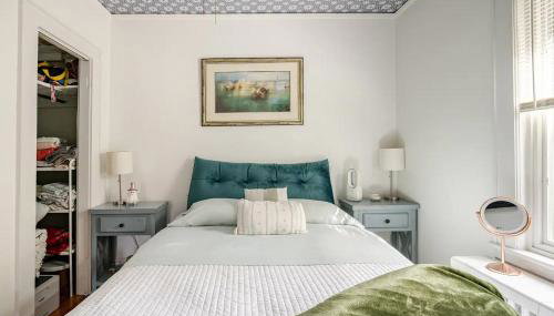 Gem by the water with firepit & all fenced backyard 2 Bedrooms - Foto 5