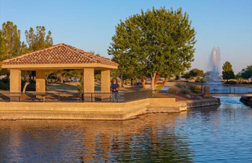 Pet friendly 3br 2ba Private optional heated Pool BBQ grill Golf Clubs close to park - Foto 45