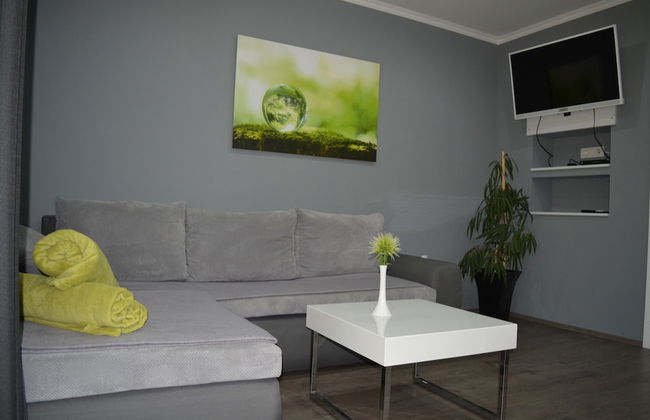 Green-beautiful Modern Apt. With Balcony & Garden - Foto 7