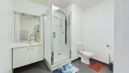 Roi de la Seine à Paris, stade, Gare parking et terrasse - Foto 4