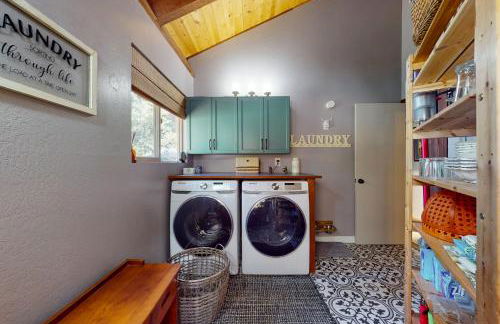 Mendocino Cozy Cabin-Large Patio Grill & Garden - Photo 18