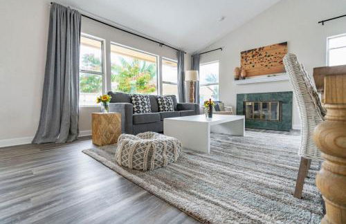 Sunlit La Jolla Village Gem with Peak Ocean Views - Photo 6