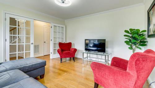 Walk to Dtwn and Campus! Spacious Hampton Home - Foto 3