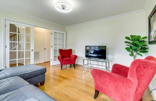 Walk to Dtwn and Campus! Spacious Hampton Home - Foto 3