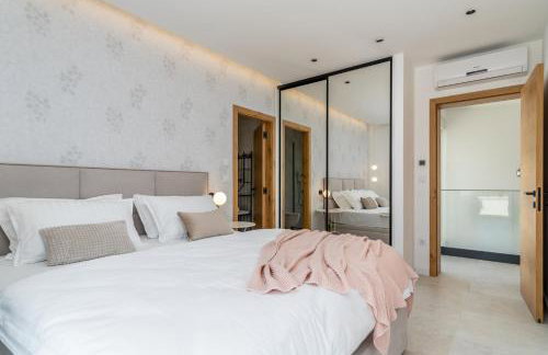 Villa Top Hill, heated infinity pool, Jacuzzi, Sauna, 5 en-suite bedrooms, a Media room - Foto 51