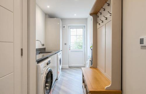 Large Comfortable & Private Home in Fetcham - Pass the Keys - Foto 32