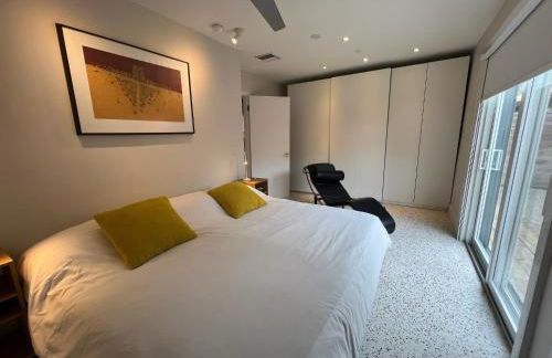 Cozy house close Brickell - Photo 23