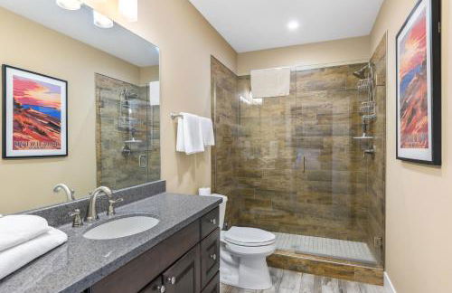 Golf in Luxury - 4BDR Home on Agaming Golf Course - by Torch Lake - Foto 25