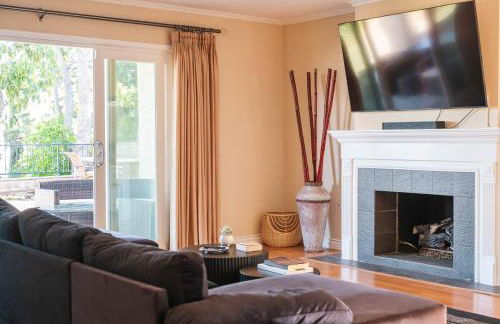 Beautiful Monterey Park Home With a View, Backyard and BBQ - Foto 23