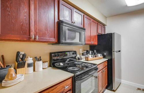 College Station Gem with Pool Access Near University - Foto 10