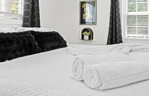 Modern Apartment with Parking & Prime Location - Foto 21