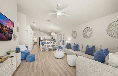 654- Newly Renovated Fabulous 4-Bedroom Pool Home in Watersong Resort, Game Room, Theater Room and More - Foto 56