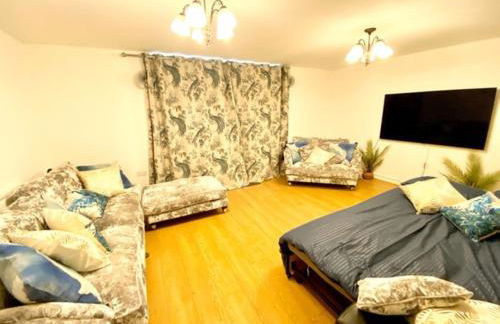 4 Bed House with Driveway Parking for 2 Cars - Rugby - Sleeps 10! Perfect for groups! - Foto 40