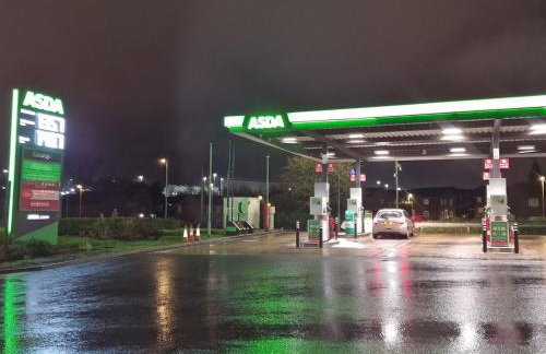 NightRest Homes 5 minutes to Luton Airport -Wifi - Free Parking -Luton - Foto 44