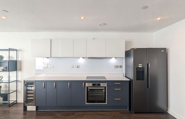 Southampton Waterside by Charles Hope - Photo 7