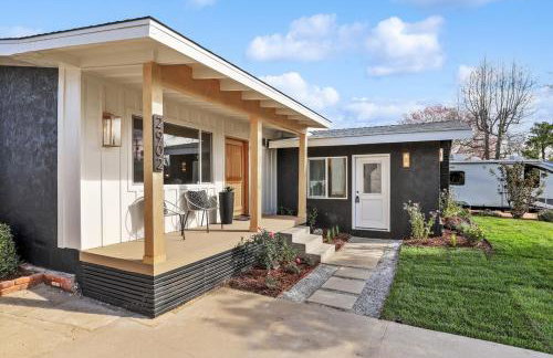 Quintessential SoCal indoor outdoor living with POOL - Foto 13