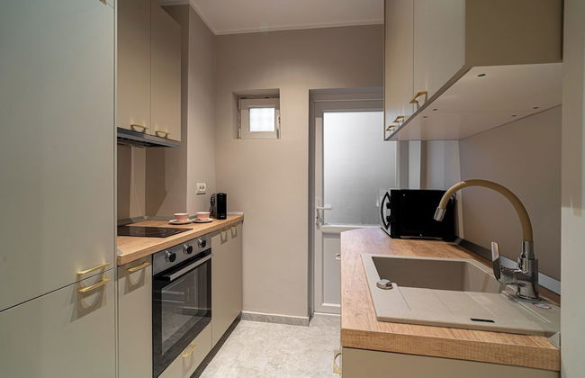 Designer 2-Bedroom Flat with Balcony & Full Amenities Steps from Piata Universitatii - Foto 19