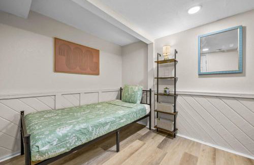 Cozy 2BR Retreat w/ Outdoor Deck - Photo 22