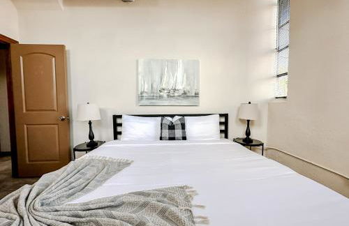 Sleepover 2BD 1BA Condos Downtown Springfield - Foto 6