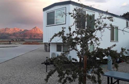 Tiny Home Lodge Near Zion and Bryce National Park Breathtaking Views Hot Tub - Foto 9