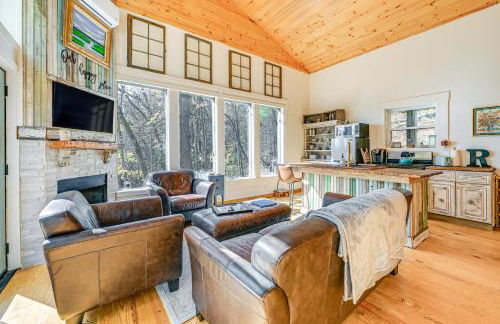 Deck and Fire Pit Mtn-View Cabin in Rabun Gap - Foto 3