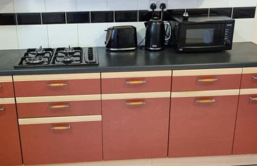 Spacious Apartment Near Rochdale Centre Train Tram Bus Free Parking Fast Wi-Fi - Foto 14