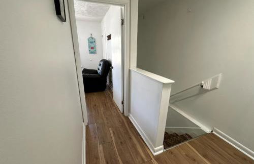 OceanView Oasis - Relax with Hot Tub, Breakfast, Fire Pit & Putting Green! - Foto 28