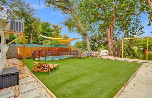 Lakefront Villa with Heated Pool Kayaks and Outdoor Fun - Foto 1