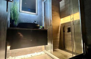 Luxury Black and White Interior Apartments & Rooftop Terrace - Foto 14